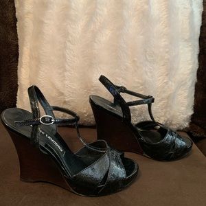 Chinese Laundry Wedges -Size 6